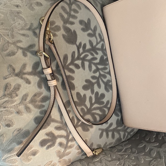 Large pink Kate Spade purse with crossbody strap - Picture 9 of 13